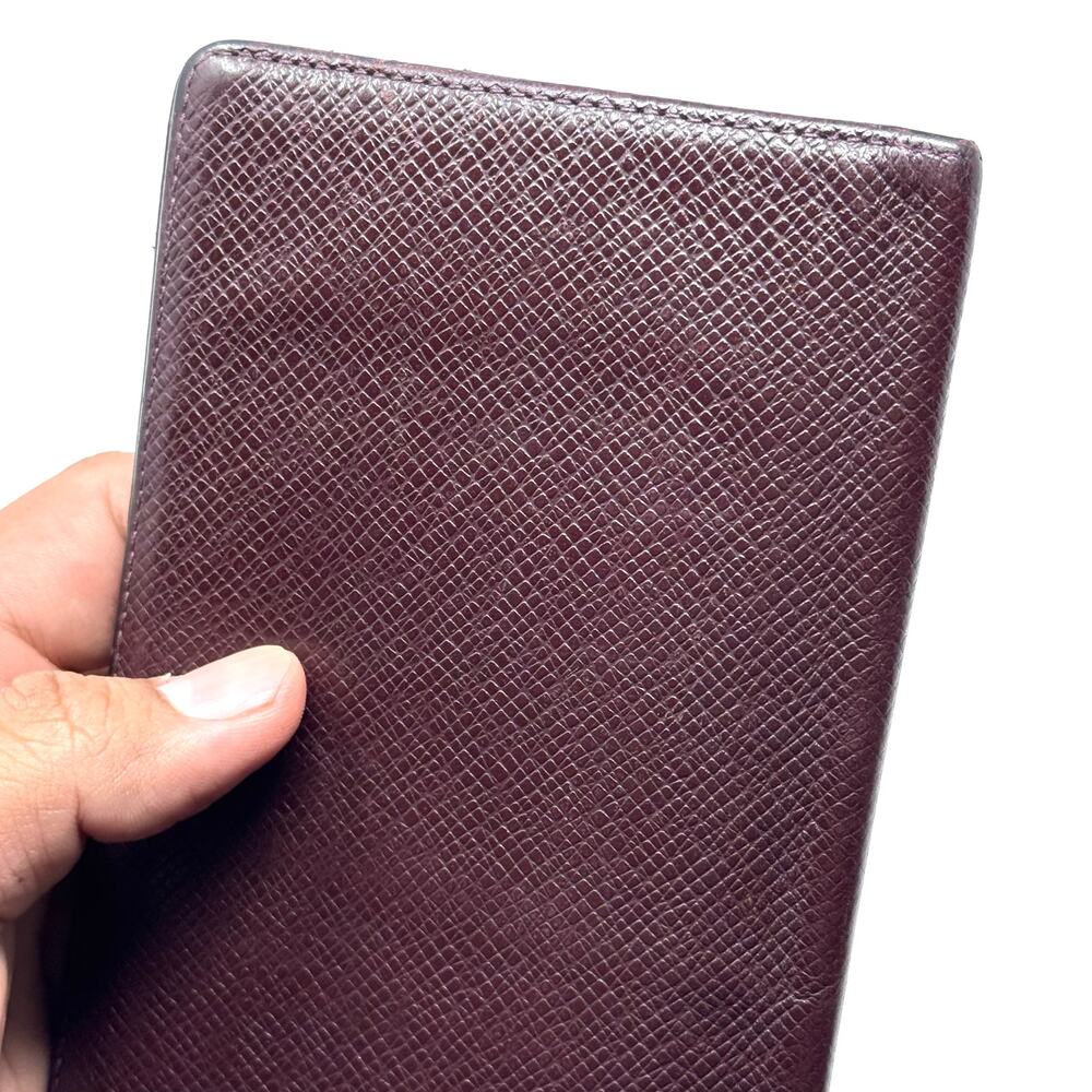 Louis Vuitton Taiga Long Wallet - Picture 8 of 12